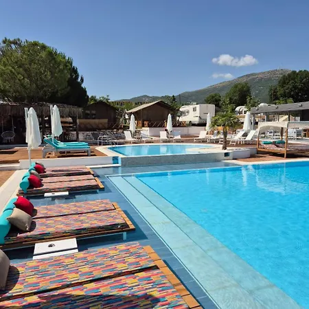 Ioannina Camping- Glamping Neo Mpizani Экстерьер фото