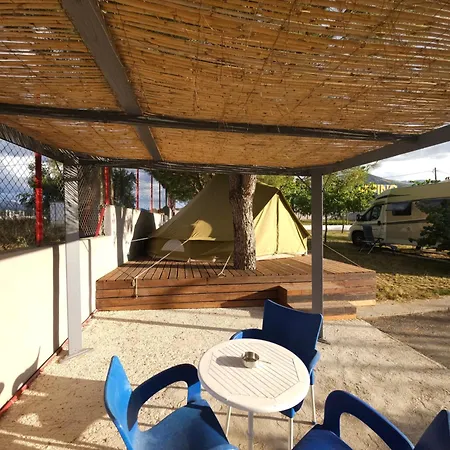 Ioannina Camping- Glamping Neo Mpizani Экстерьер фото